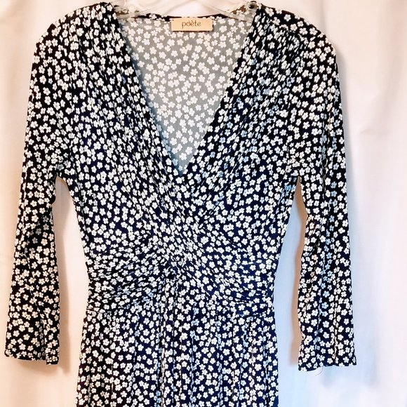 Very flattering dress by Poete - Picture 1 of 2
